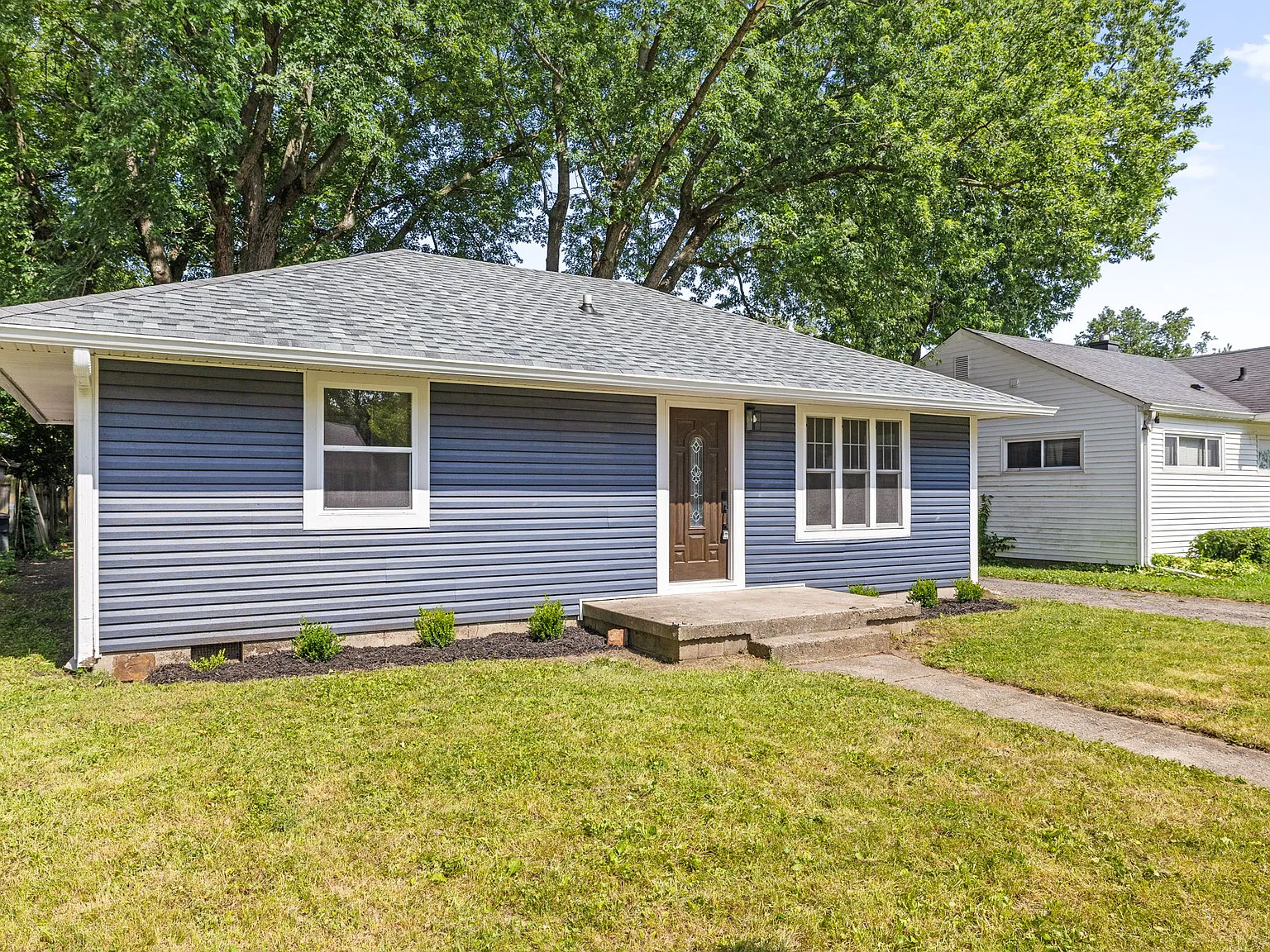 3 bed, 1000 sqft, $1,600 — Photo 2