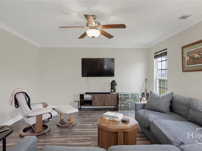 384 Manchester Ct — Photo 14