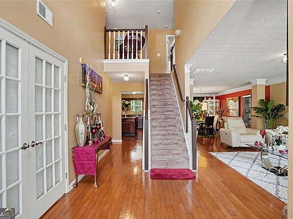 4th image of 266 Millstone Dr