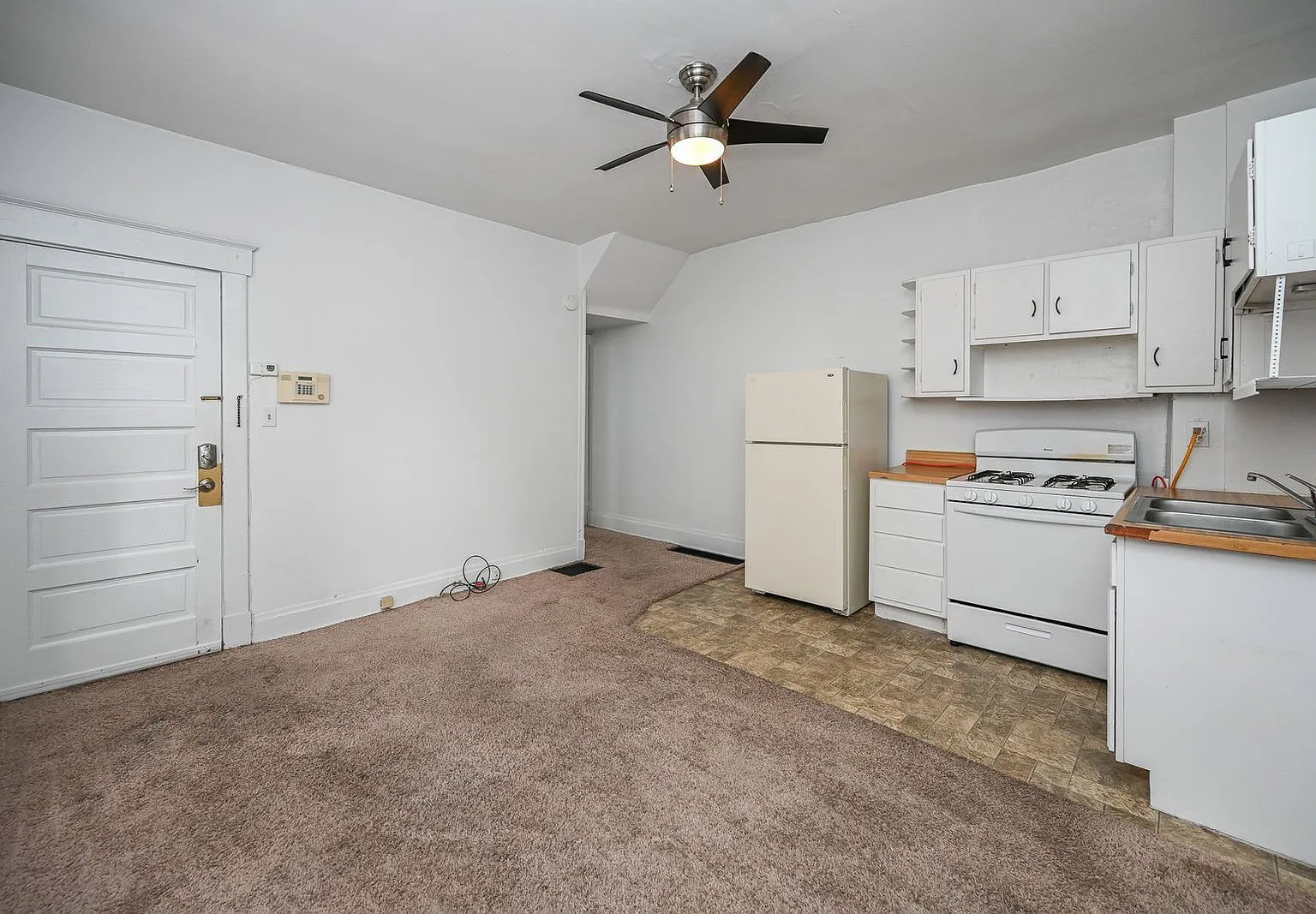 2 bed, 1.0 bath, 750 sqft, $1,595 — Photo 3