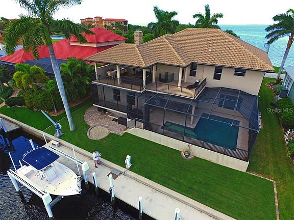 2nd image of 44 Colony Point Dr