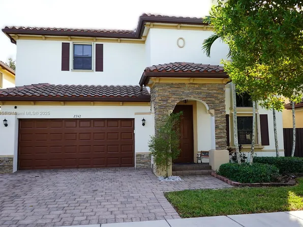 2742 NE 1st St, Homestead, FL 33033