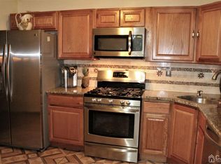 402 Holly Dr UNIT 402, Perth Amboy, NJ 08861