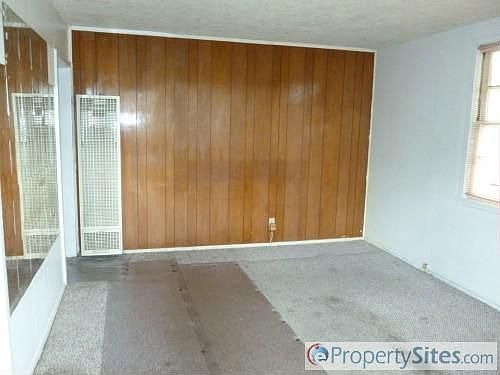 5th image of 4445 Hilltop Dr