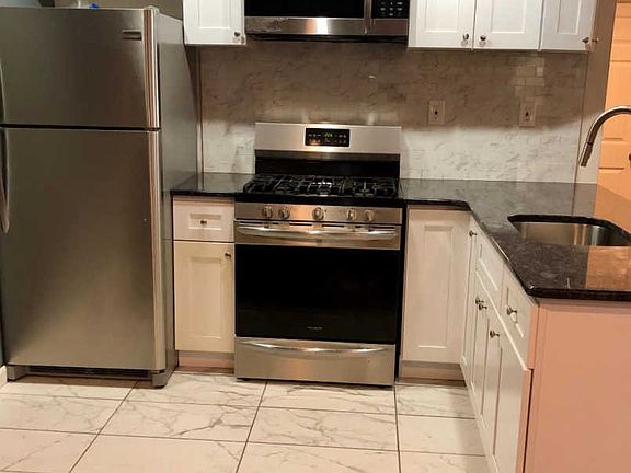5th image of 7030 Valley Ave