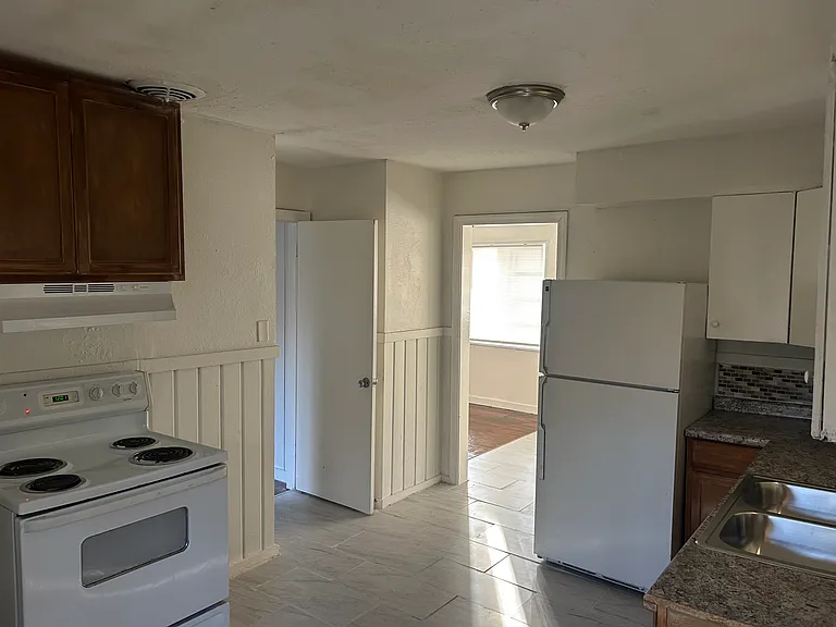 2632 Shannon St — Photo 7