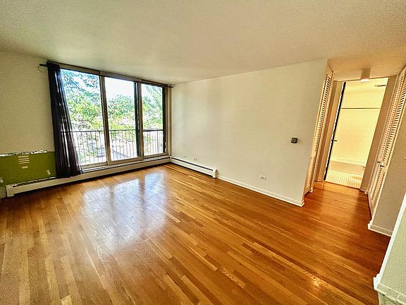 2nd image of 5435 N Artesian Ave APT 3E