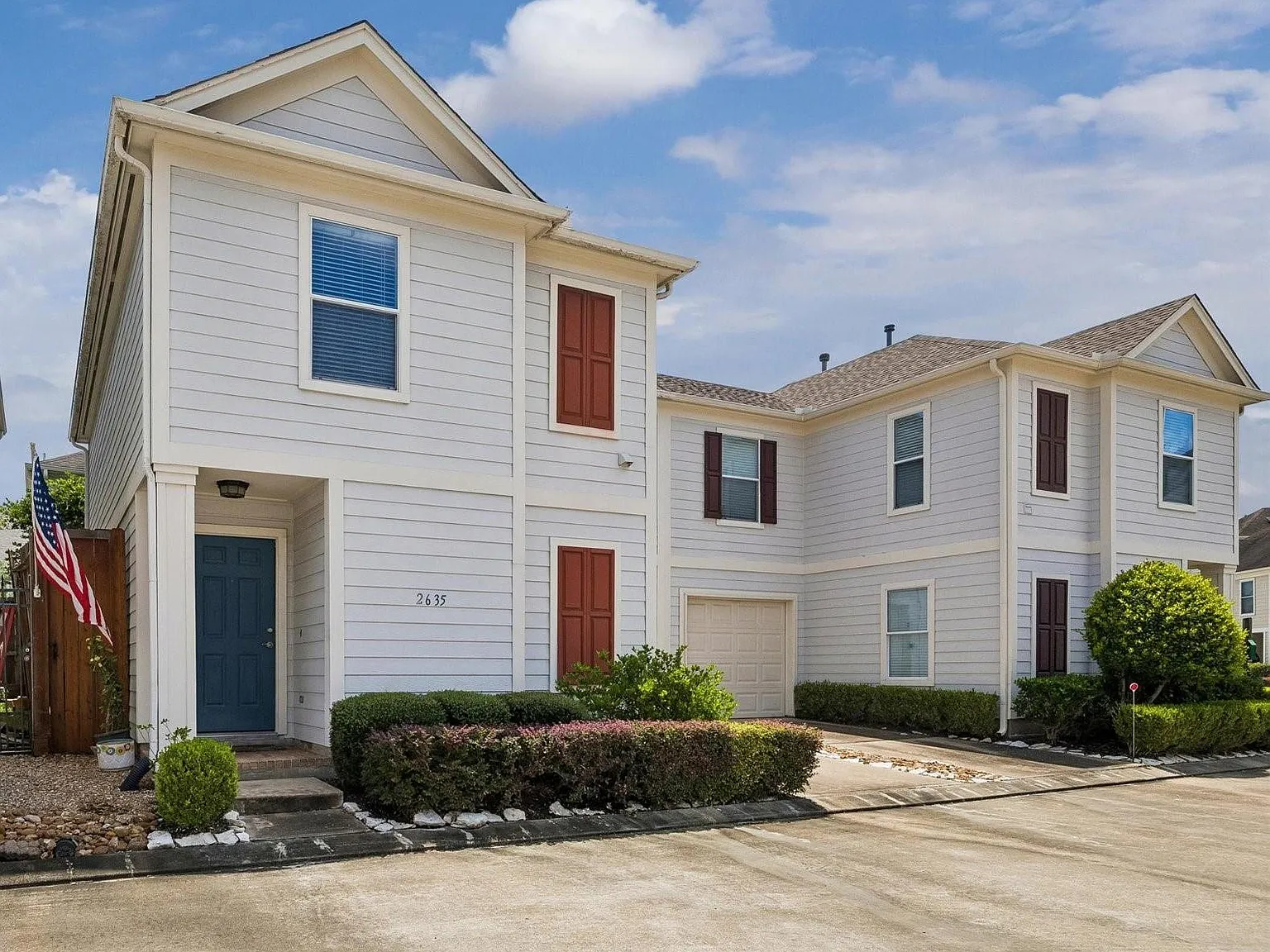 2 bed, 2.0 bath, 1448 sqft, $1,850 — Photo 2