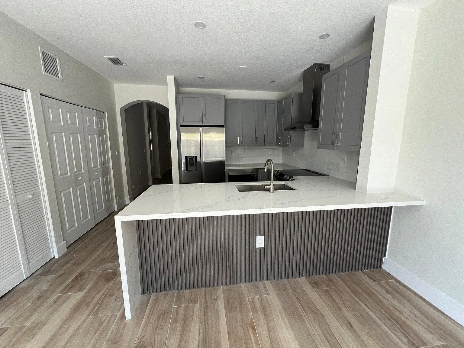 3 bed, 2.0 bath, 1308 sqft, $2,800 — Photo 4