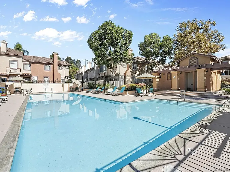 11380 Via Rancho San Diego #C — Photo 25
