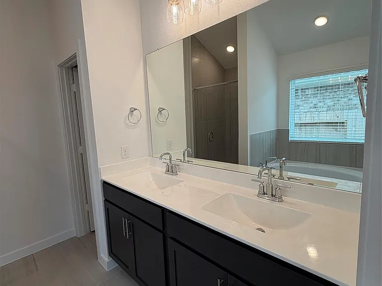 8123 Kay Harbor Dr — Photo 12