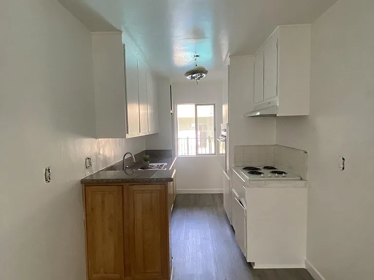 8751 W. Guthrie Ave. — Photo 2