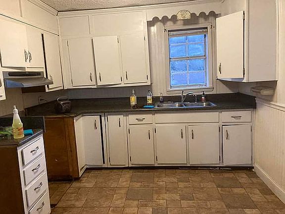 2nd image of 6633 Prospect Rd