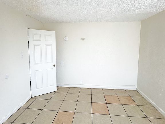 5th image of 621 W Buena Vista St