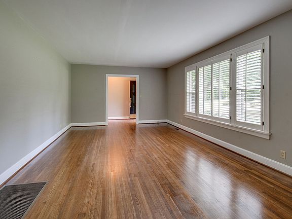 5th image of 4940 Stillwood Dr