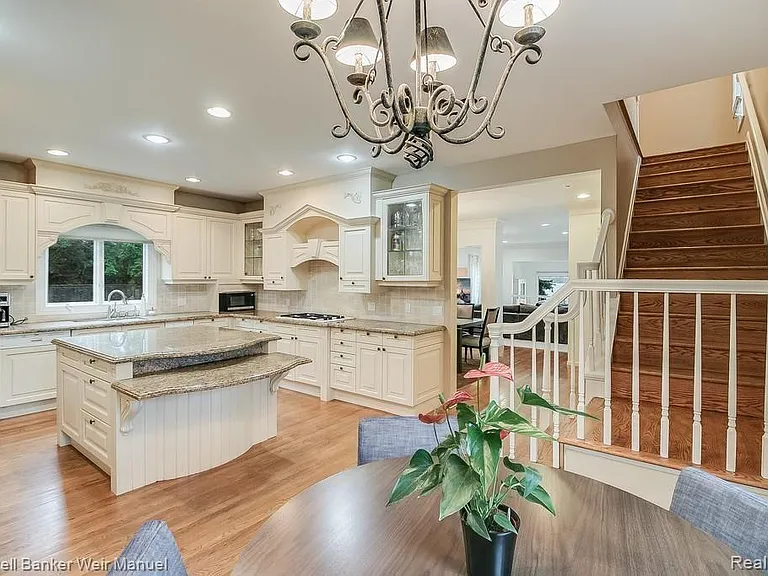 3105 Interlaken St — Photo 10