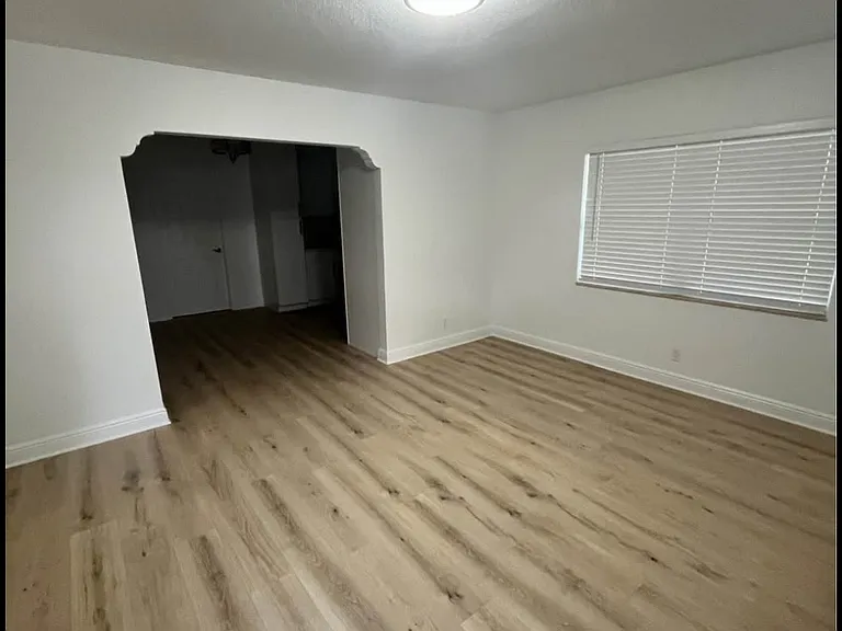2924 W Braddock St — Photo 3