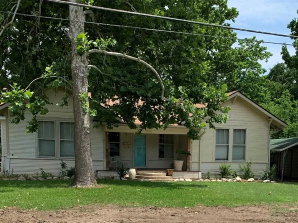 2104 Agnew St, Bonham, TX 75418