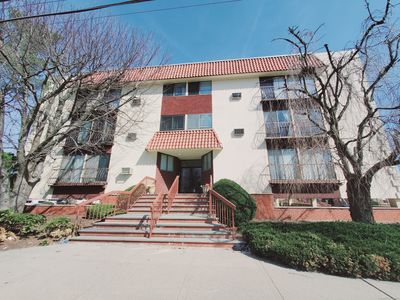 300 Seaside Avenue #1E, Stamford, CT, 06902