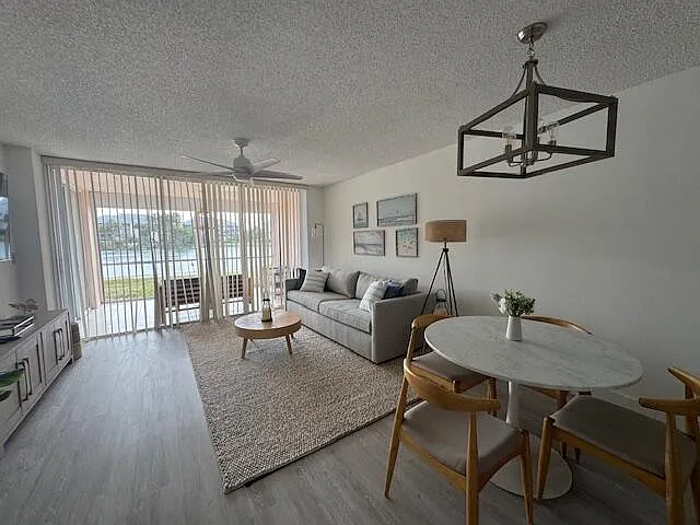 2 bed, 2.0 bath, 1056 sqft, $2,500 — Photo 4