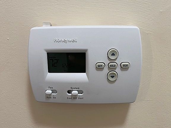 3rd image of 22 Lyndsey Ln