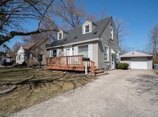 1422 Royal Ave, Royal Oak, MI 48073