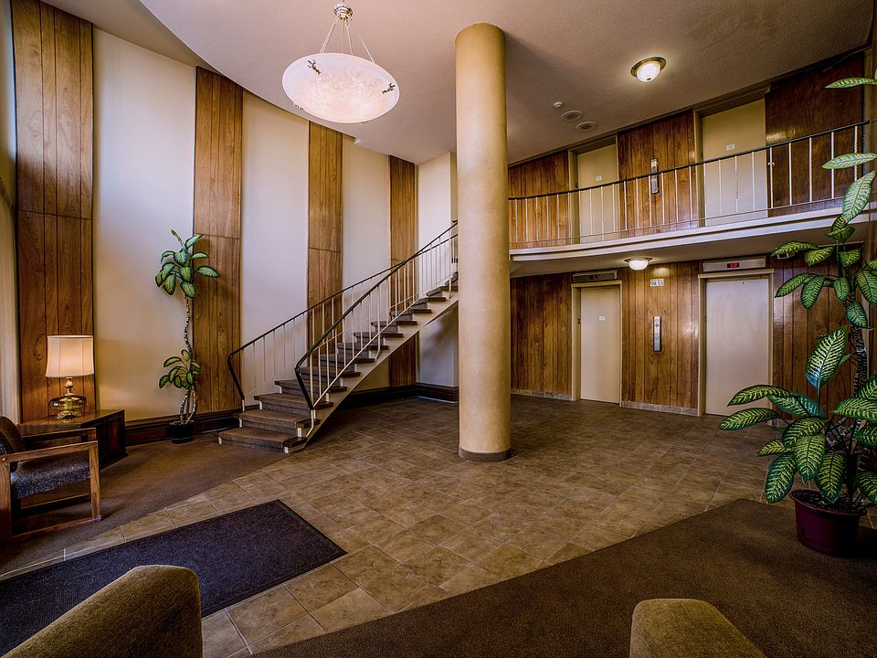 2nd image of 701 Esquimalt Rd #809