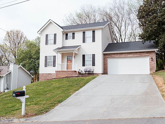 2nd image of 5939 Wilkesboro Ln