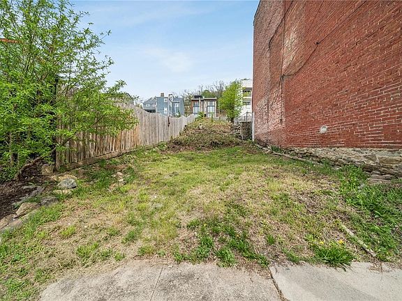 2nd image of 506 Armandale St