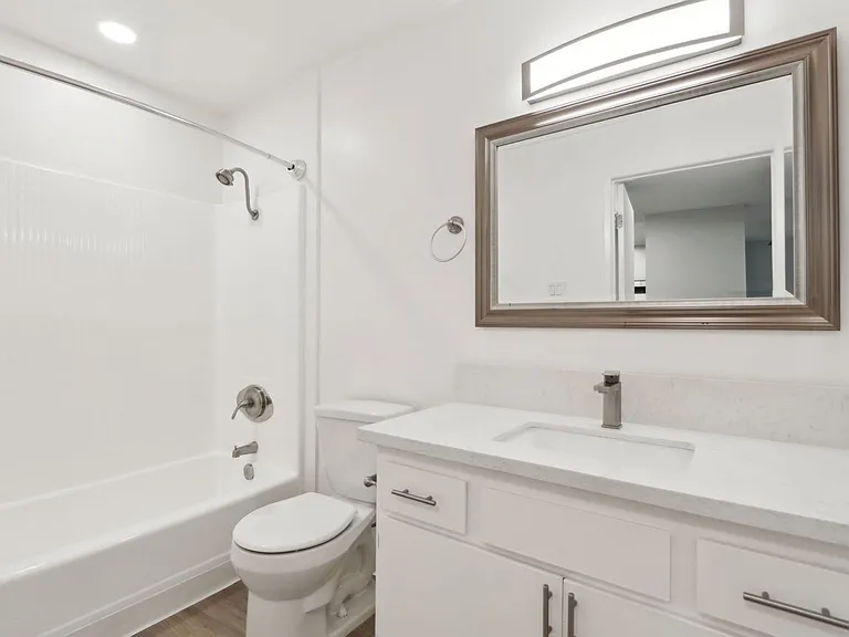 5405 Lindley Avenue — Photo 52