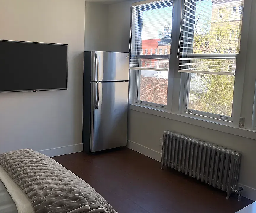 285 W 12th St #10