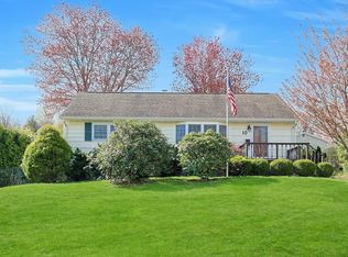 10 Oak St, Garnerville, NY 10923