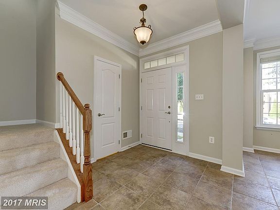 2nd image of 19368 Coppermine Sq