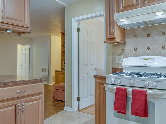 4th image of 4340 Yorkshire Dr