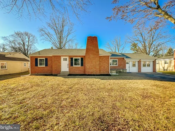 27 Bright Rd, Hatboro, PA 19040