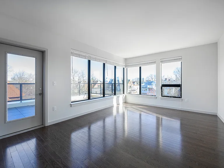 21 Gibbs St #400 — Photo 3