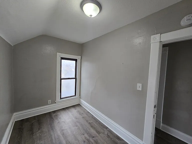 214 Edwards St — Photo 23