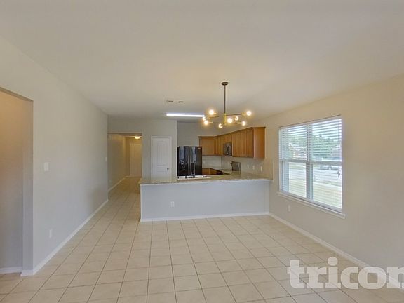 5th image of 2511 Glen Hollow Dr