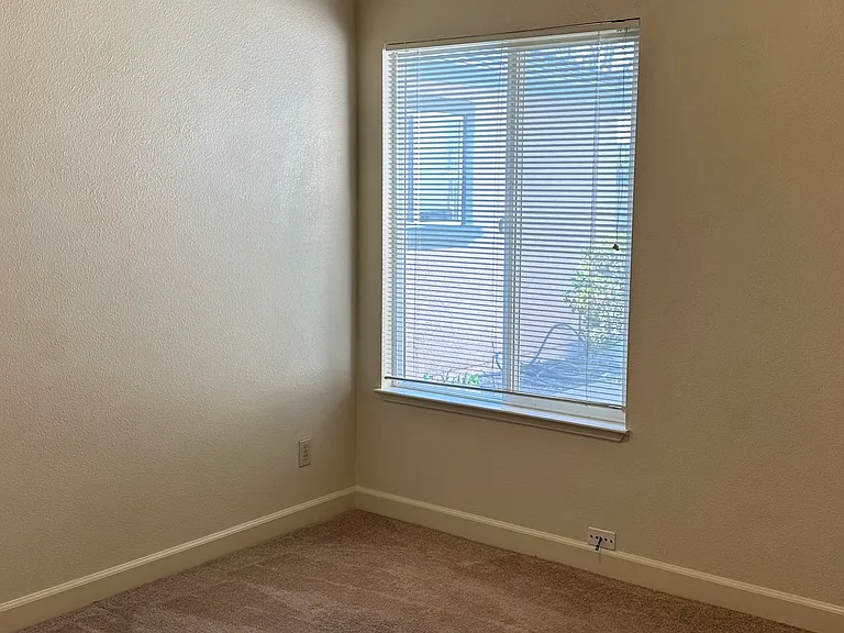 660 Westside Blvd #A — Photo 14