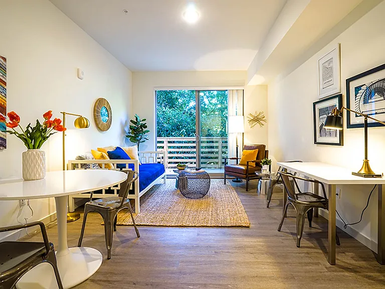FreWall Apts. — Photo 9