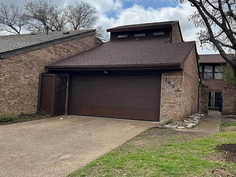 3425 Courtyard Cir — Photo 1