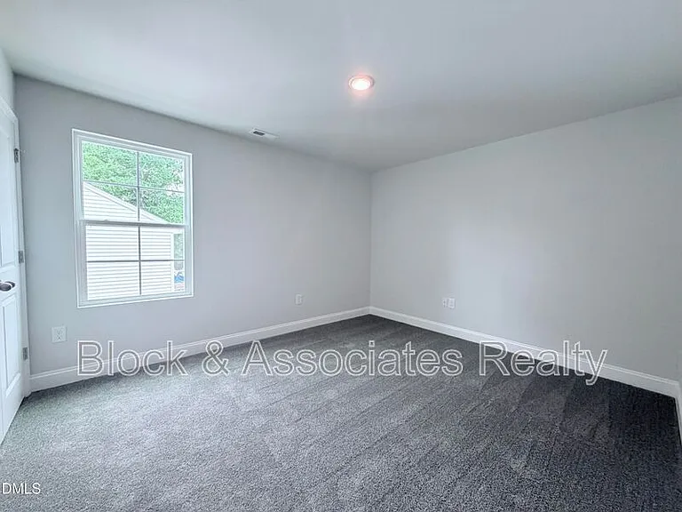 824 Roane St — Photo 15