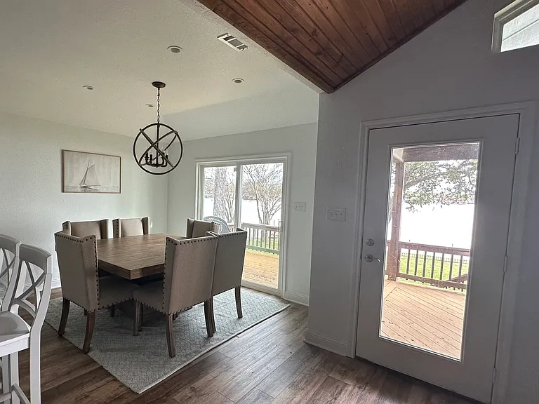 127 Jeffrey Cir — Photo 7