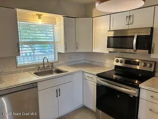 7777 Magnolia Ave #8 — Photo 4