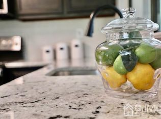 86 Empress Plz #C, Monroe Township, NJ 08831