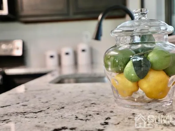 86 Empress Plz #C, Monroe Township, NJ 08831