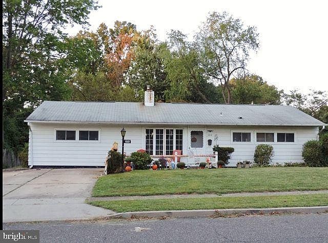2nd image of 206 Thornridge Dr