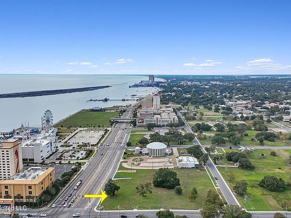 5th image of 166 Beach Blvd