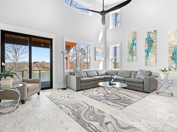 2nd image of 7176 Lynbrook Creek Rd