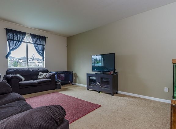4th image of 2326 165th St E